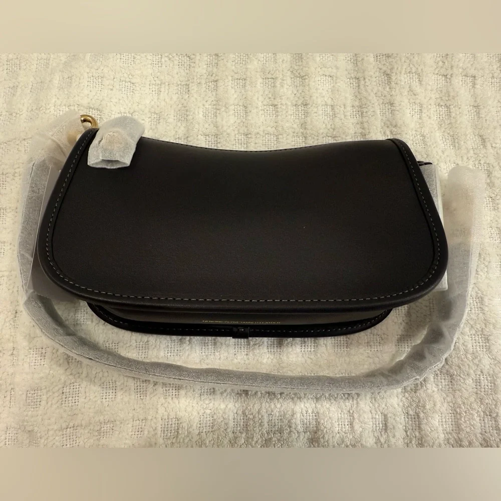 ❌SOLD❌ NWT COACH Swinger 20 Bag in Black/Brass - Picture 7 of 10